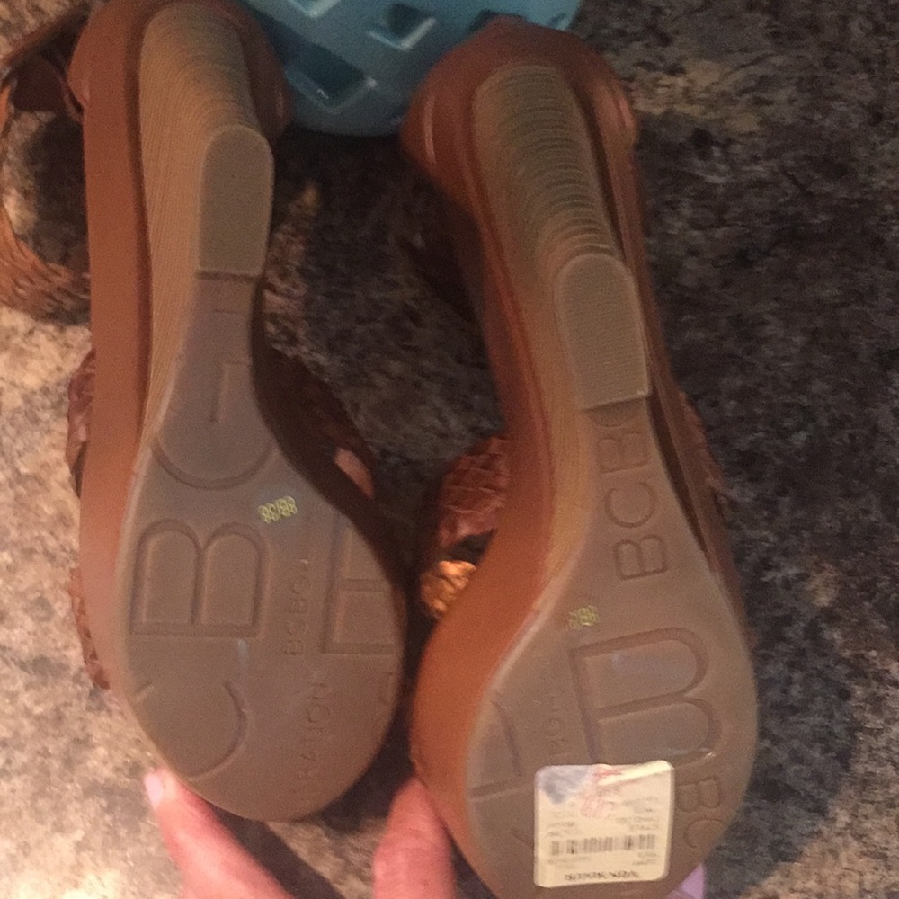 BCBG Generation wedge sandals - Picture 4 of 5